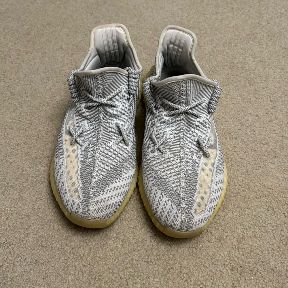 Yeezy 350 v2 static